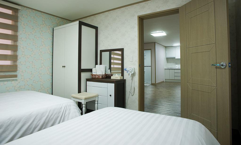 Tamragio Residence Hotel Jeju Exterior photo