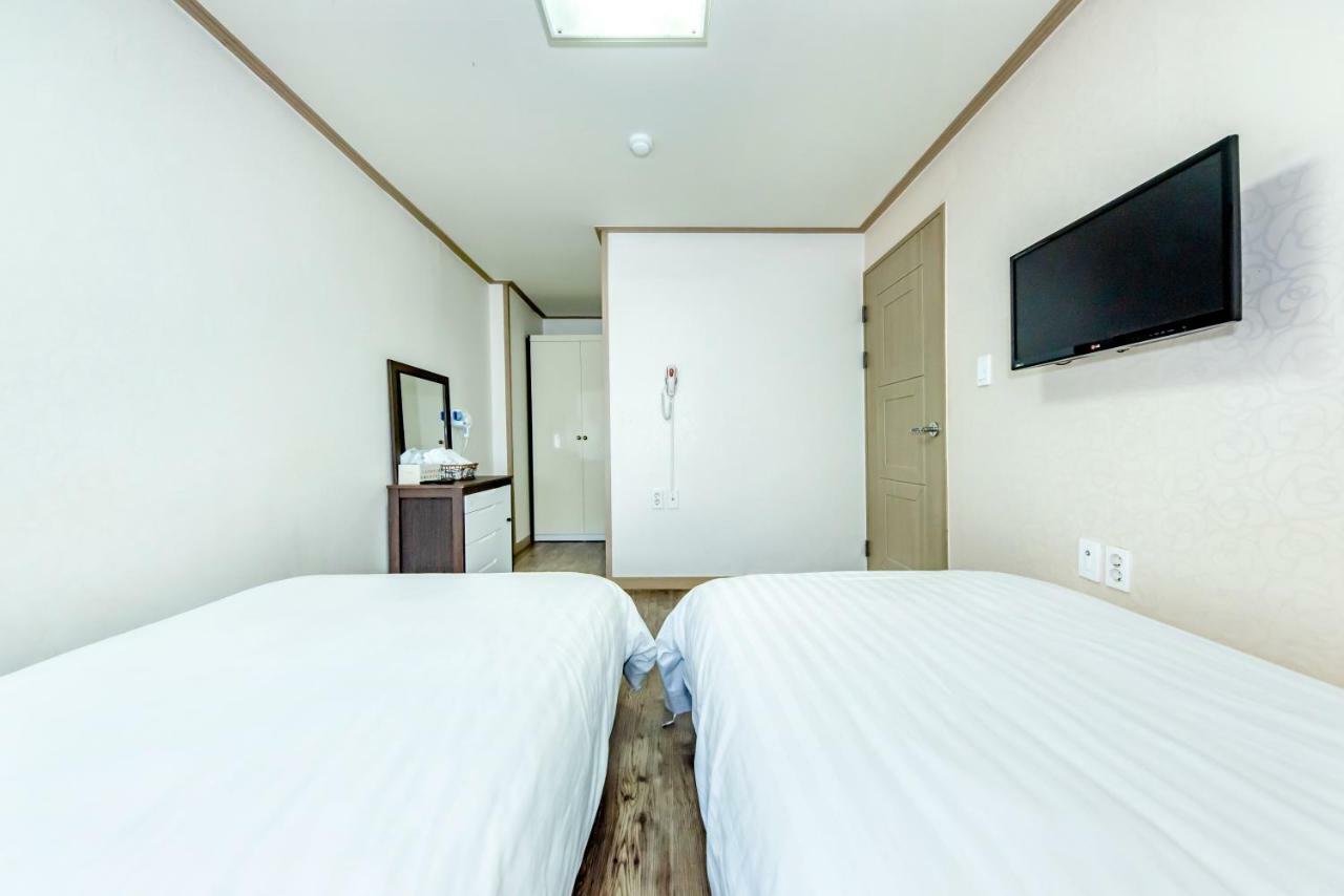 Tamragio Residence Hotel Jeju Exterior photo
