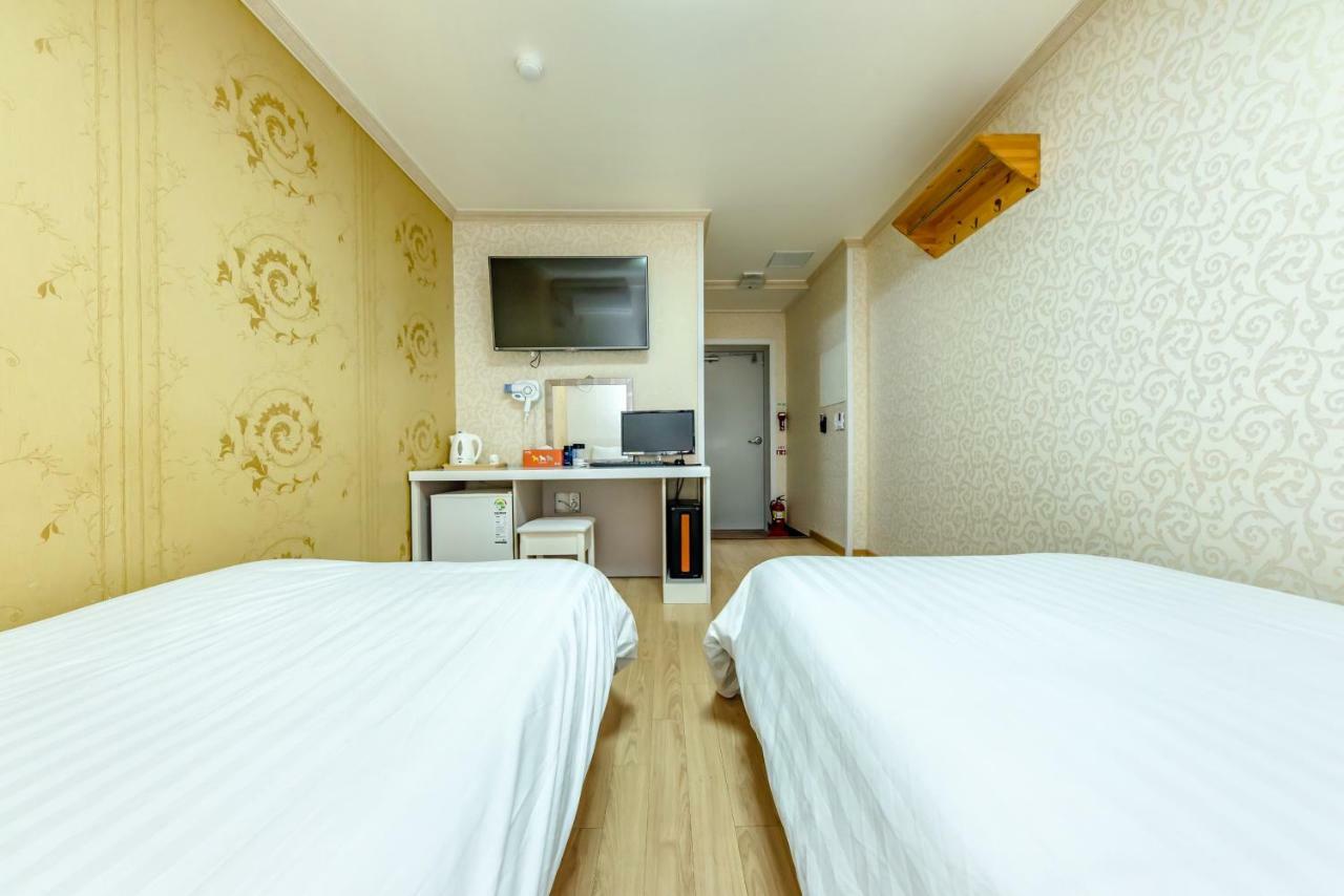 Tamragio Residence Hotel Jeju Exterior photo