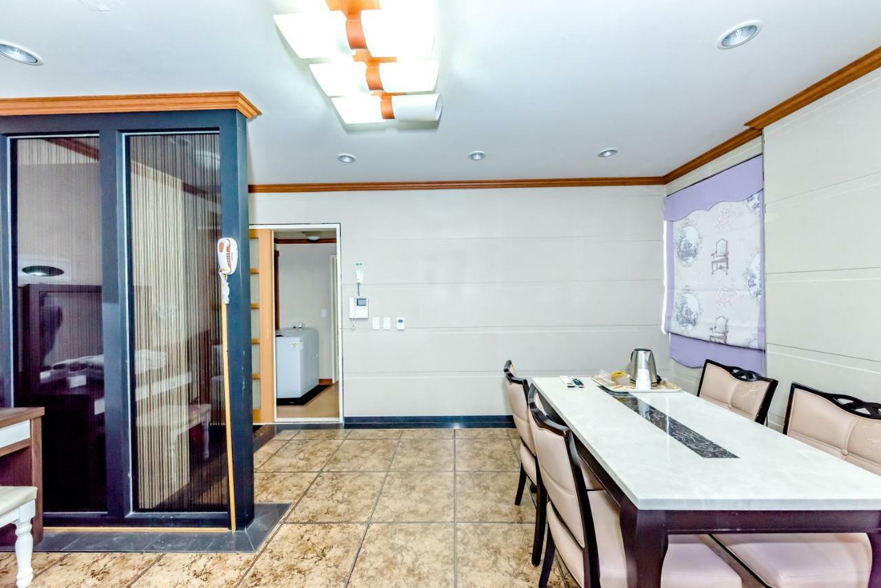 Tamragio Residence Hotel Jeju Exterior photo