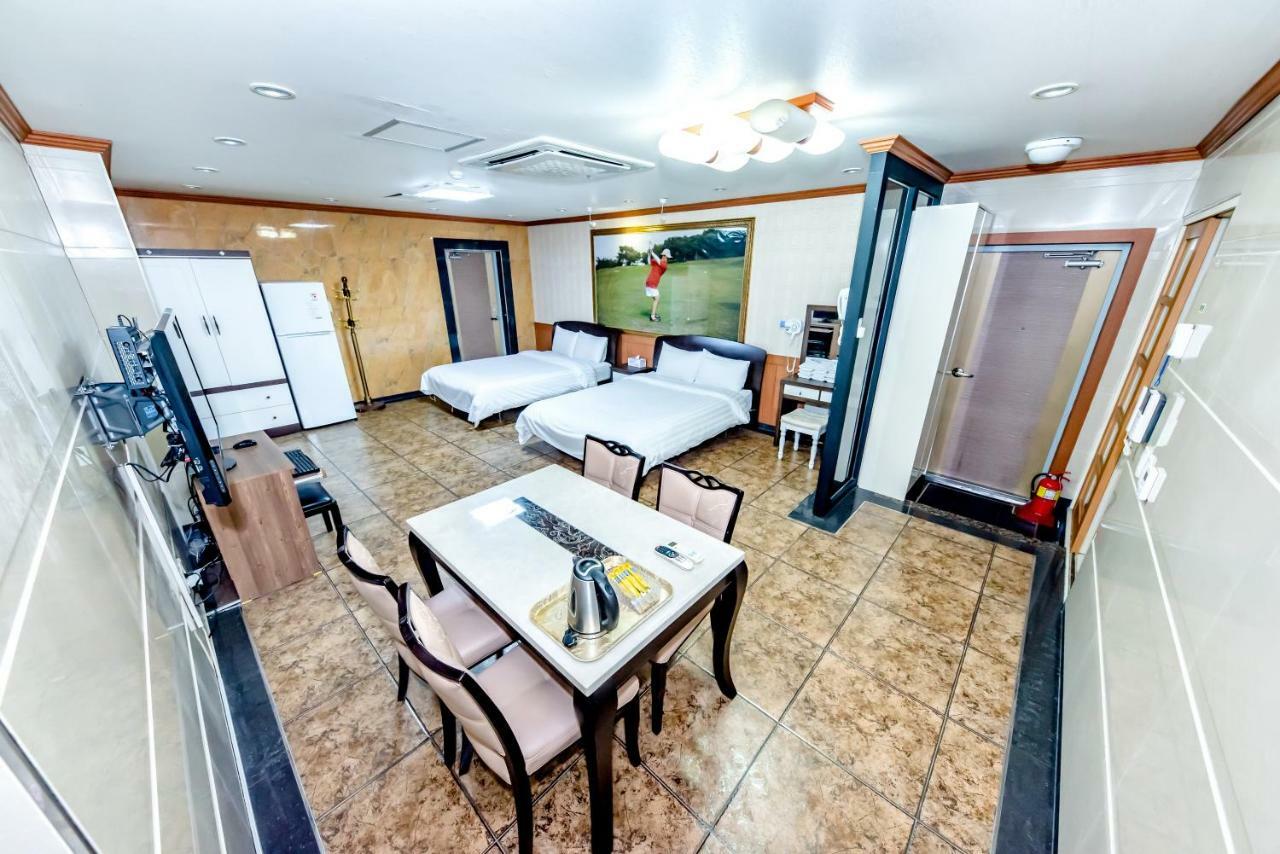 Tamragio Residence Hotel Jeju Exterior photo