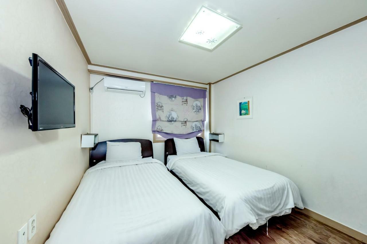 Tamragio Residence Hotel Jeju Exterior photo