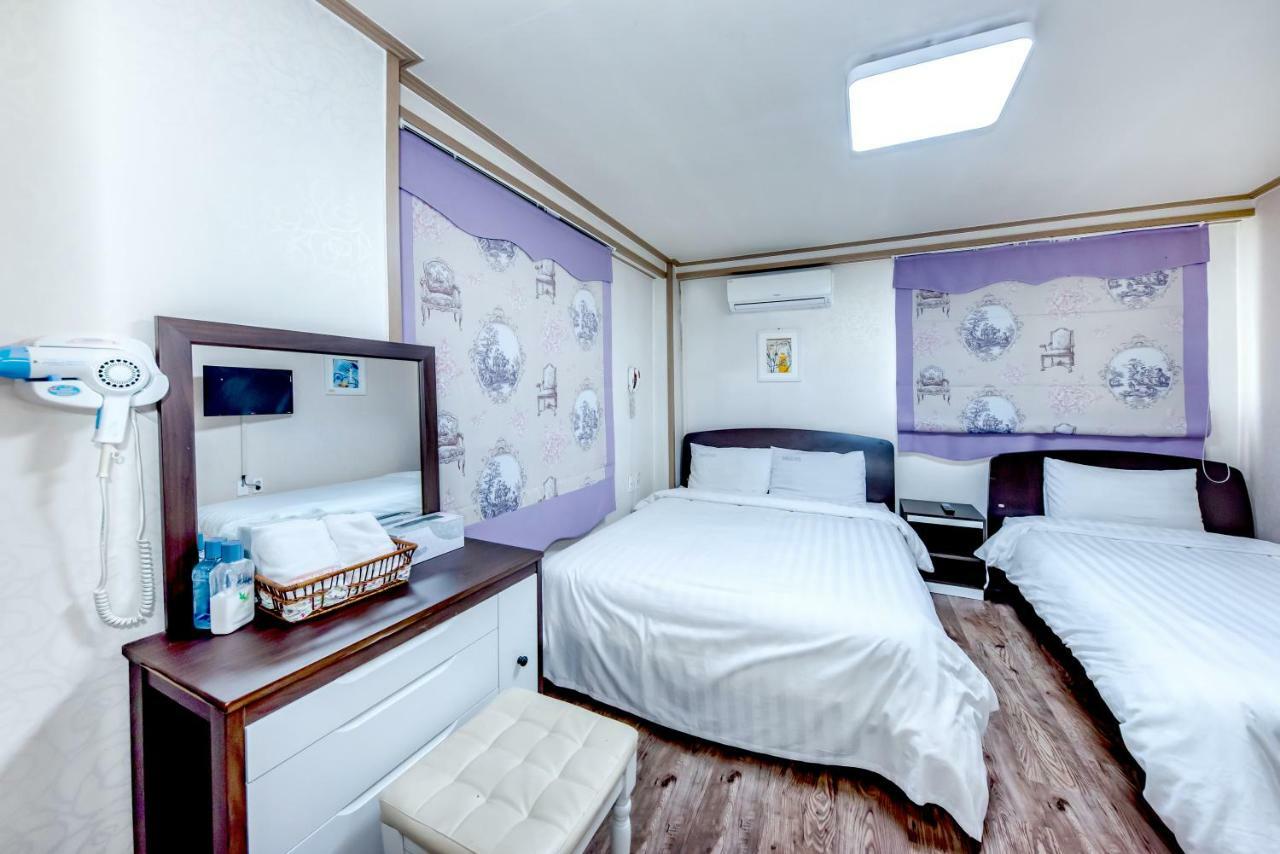 Tamragio Residence Hotel Jeju Exterior photo